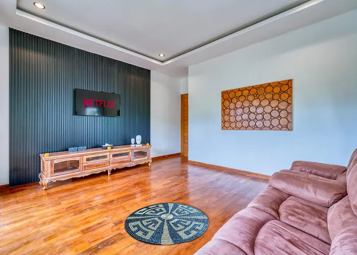 Elite 4bd With Pvt Pool And Golf Access Villa