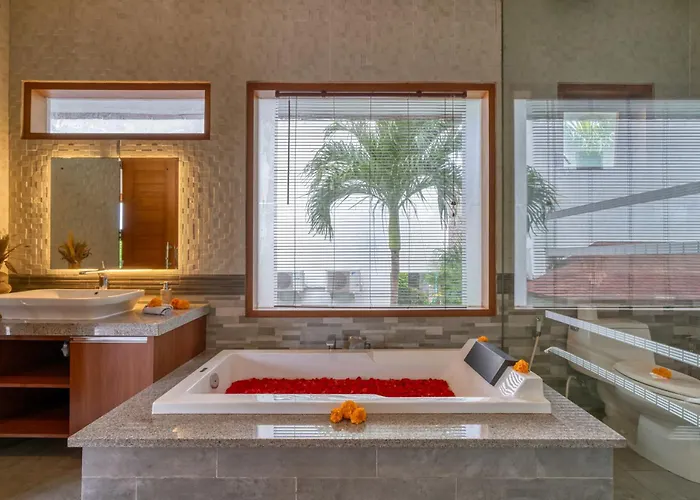 Elite 4bd With Pvt Pool And Golf Access *
