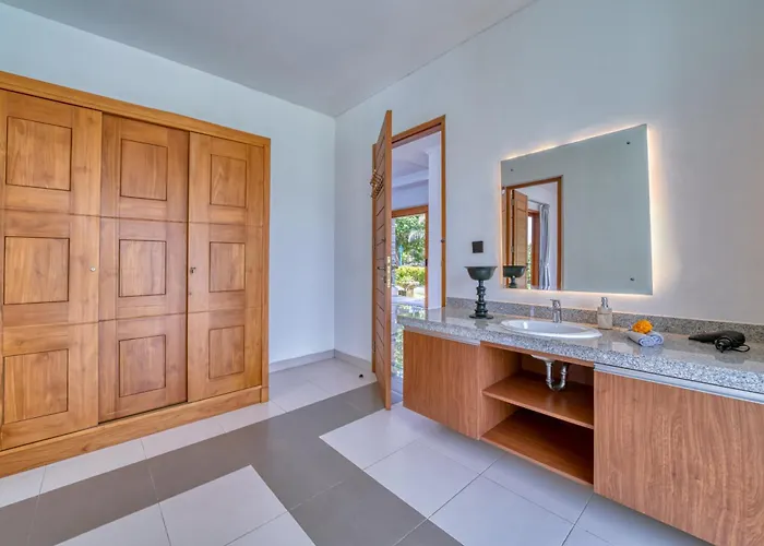 Elite 4bd With Pvt Pool And Golf Access Villa